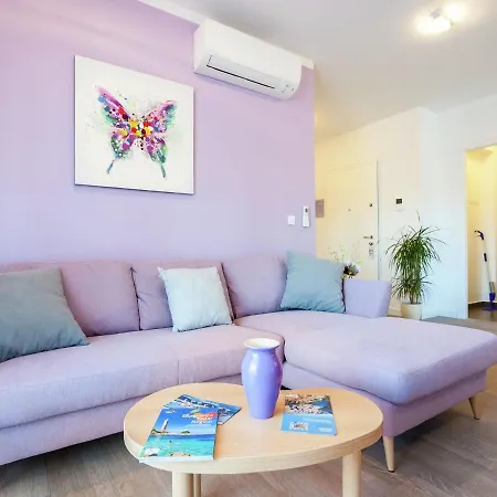 Apartment Modern With Free Wi Fi