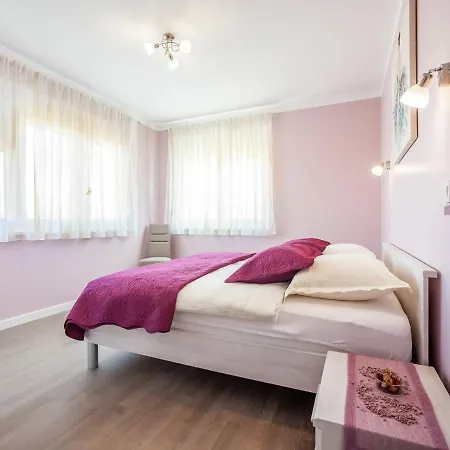 Modern With Free Wi Fi Apartment