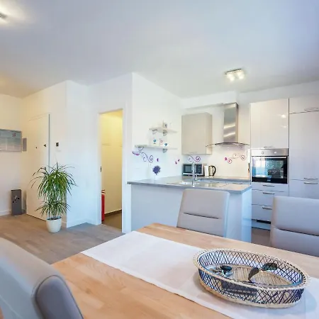 Modern With Free Wi Fi Zadar