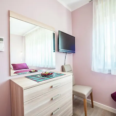 Modern With Free Wi Fi Apartment