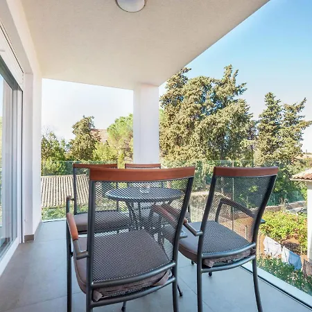 Apartment Modern With Free Wi Fi